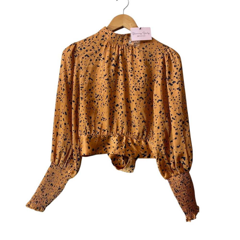 Blooming Daily Animal Print Blouse Womens Medium Open Back Closure Smocked Cuffs